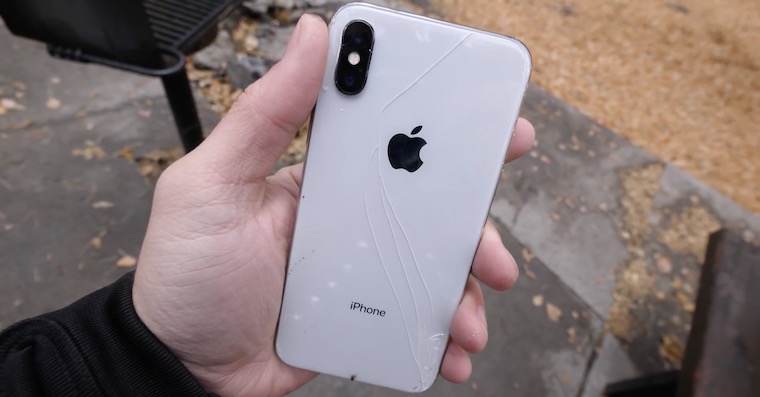 ひび割れが操作不能の原因に？iPhone SE2の液晶交換を承りました