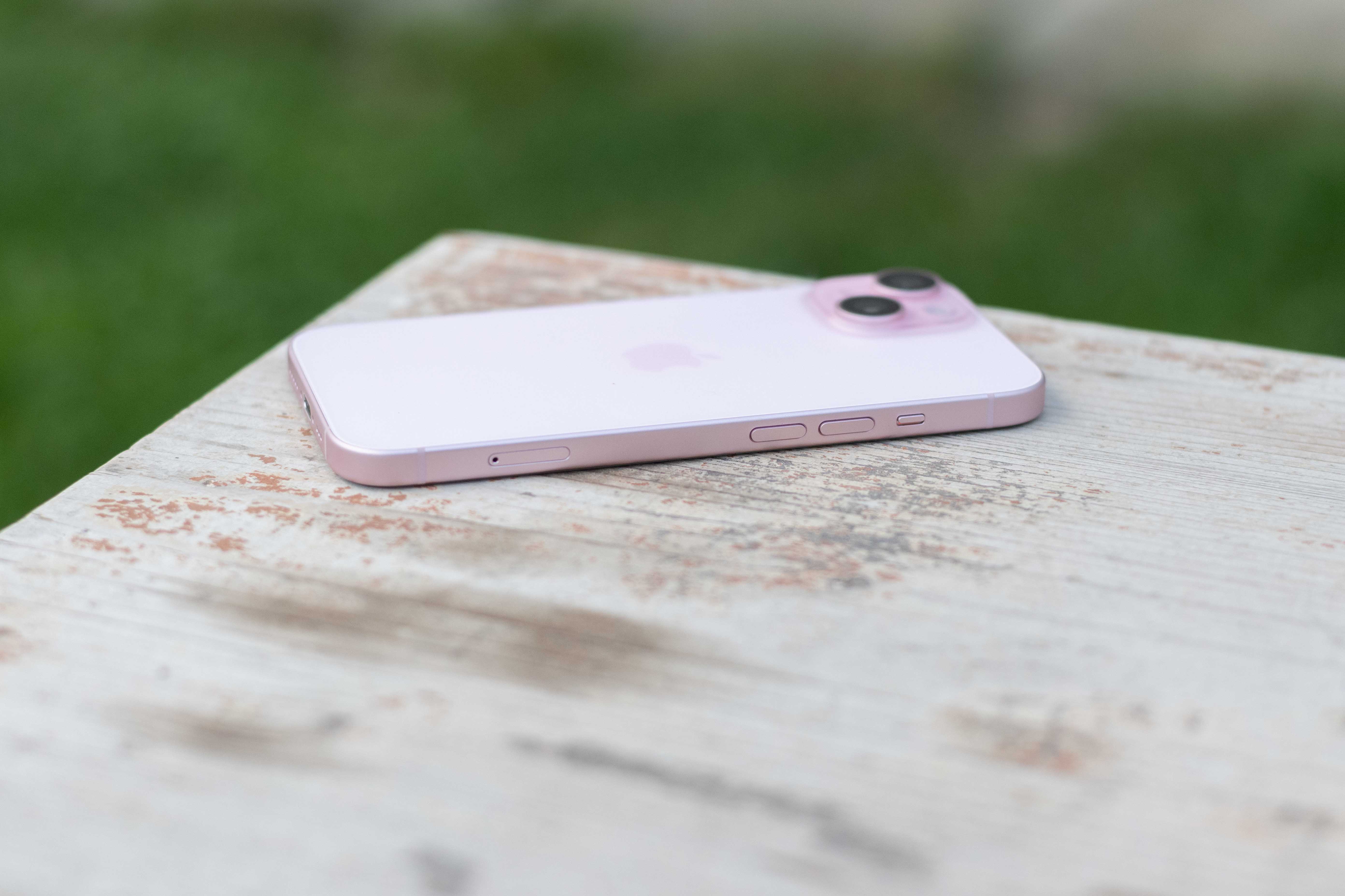 iPhone 15 LsA 27 iPhone 15 LsA 27
