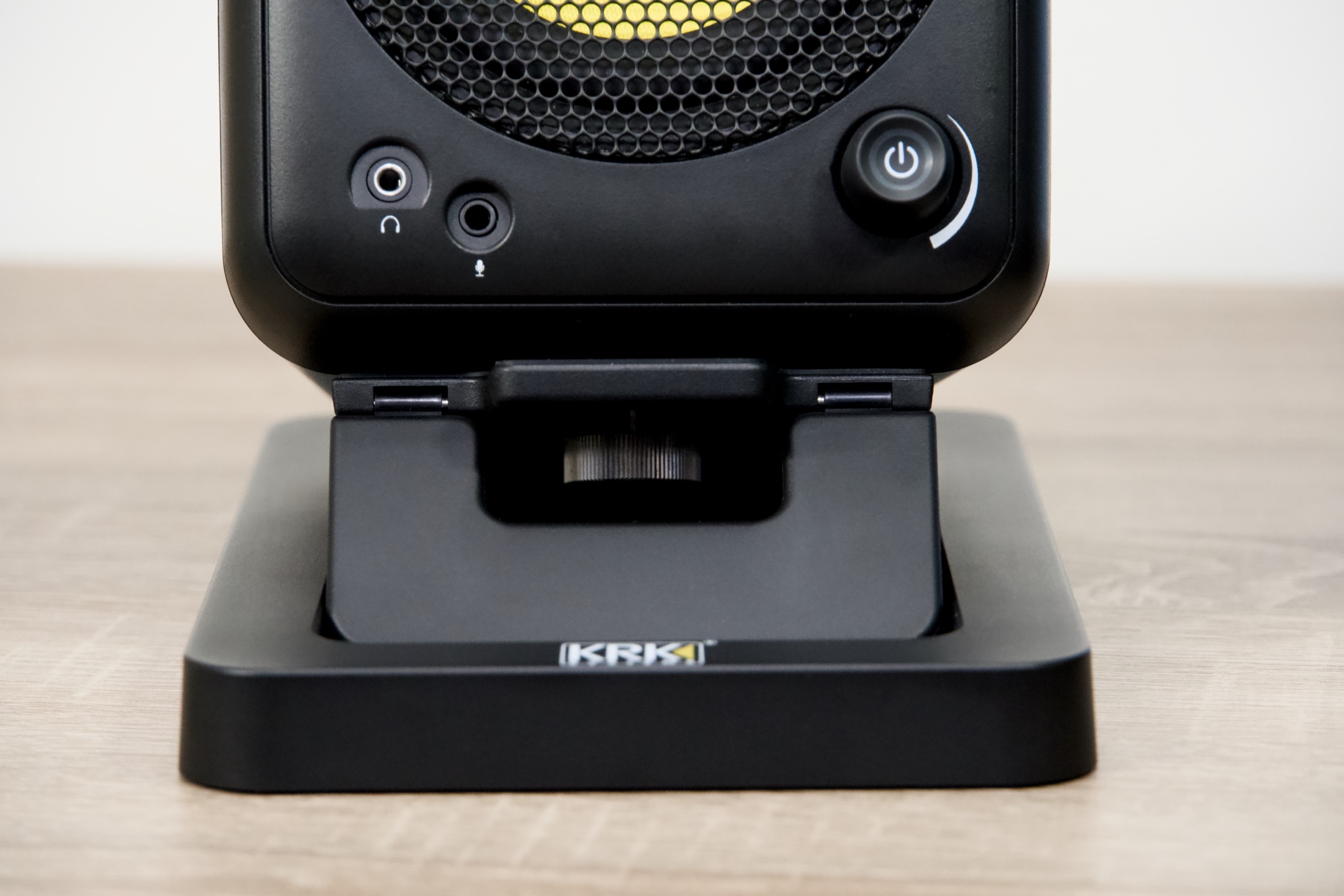 KRK GoAux 4 レビュー: Studioいつでもどこでも楽しめる