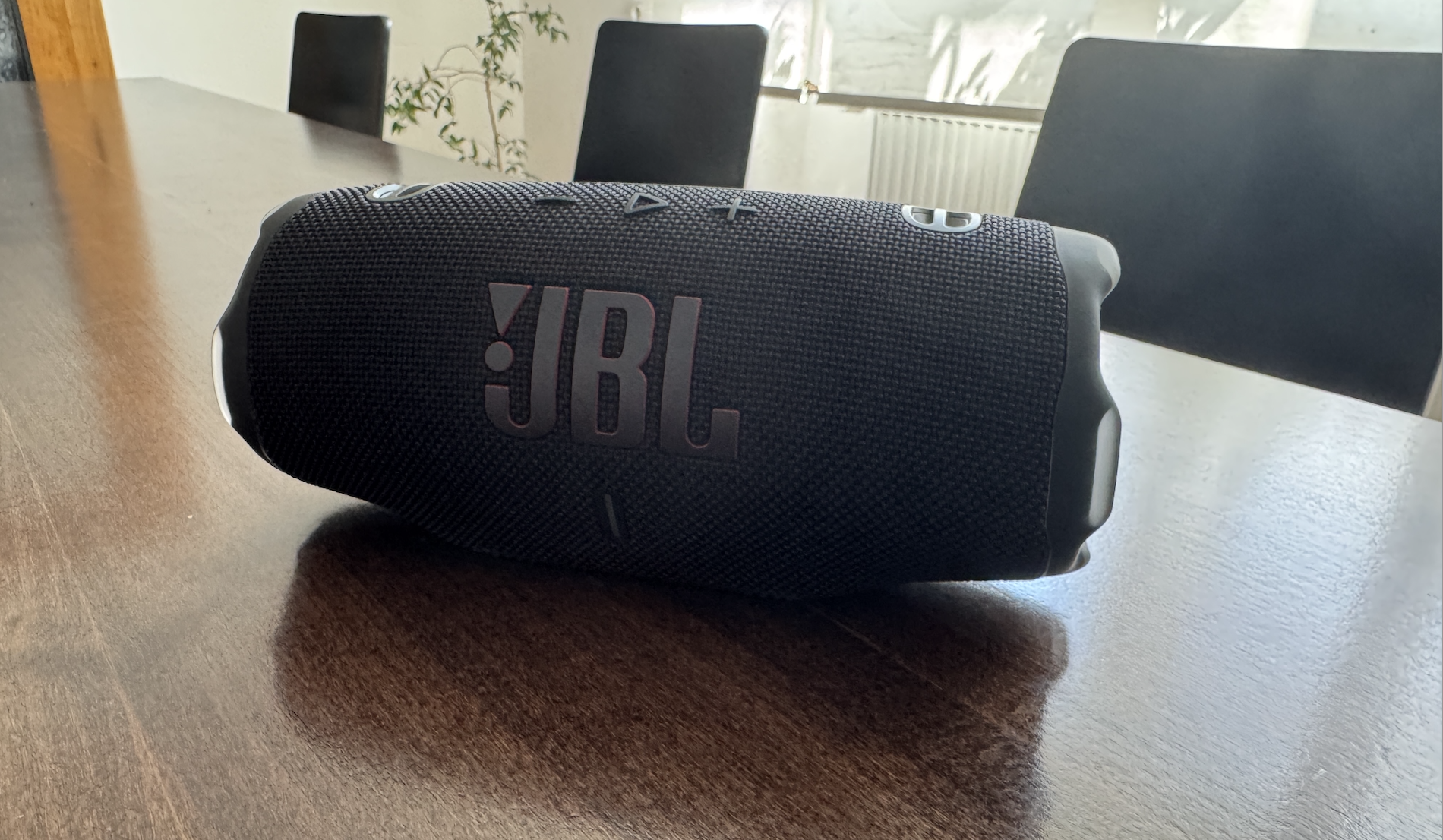 JBL شحن 6 FB JBL شحن 6 FB